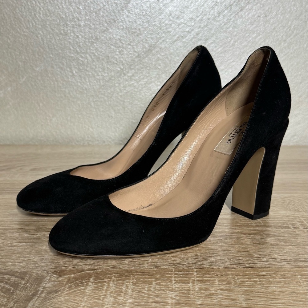 Valentino Garavani Black Suede Block Heel Pumps Size 38.5 US 8 Luxury Shoes